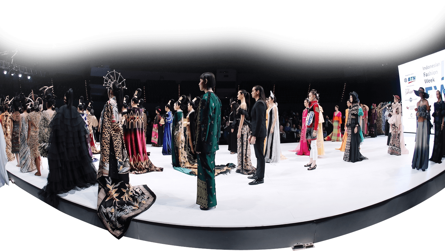 Peragaan busana Indonesia Fashion Week
